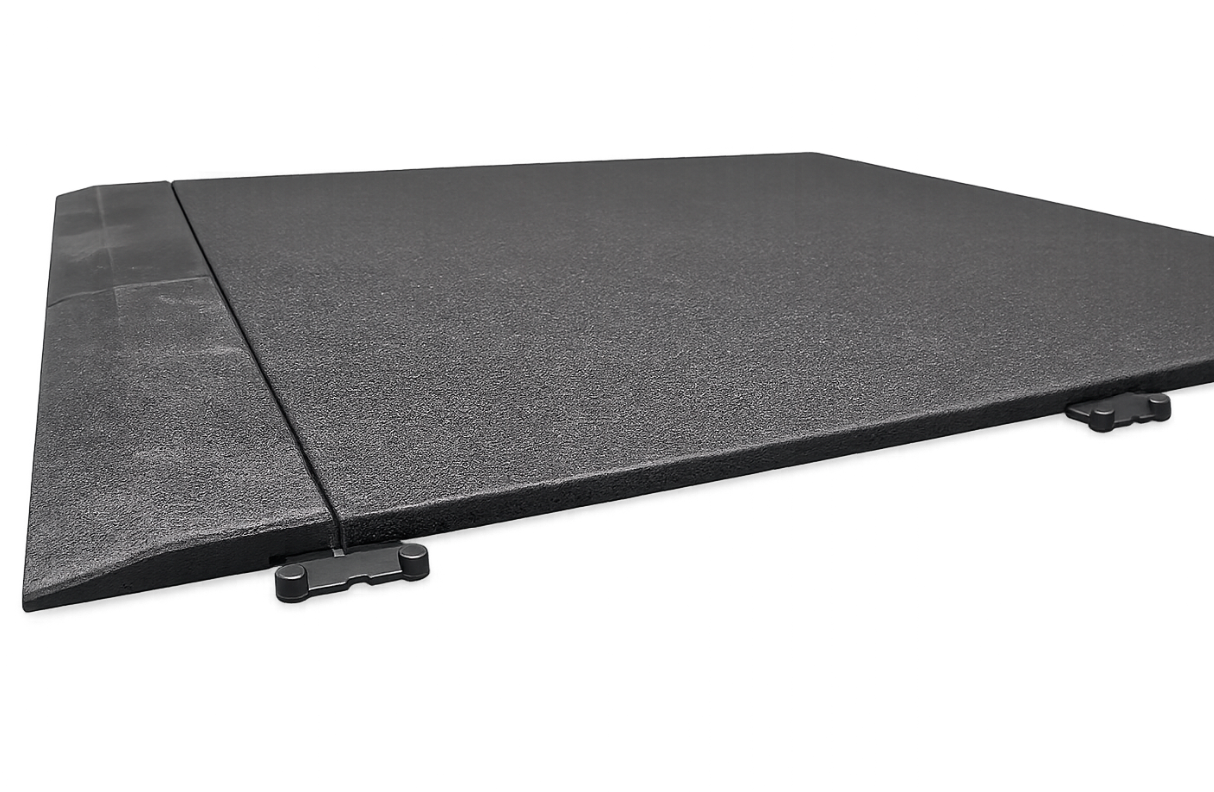 a 20mm rubber gym mat with an edge piece attached by a connector